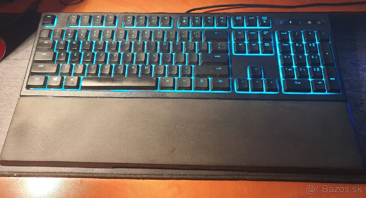 Razer klávesnica ornata chroma