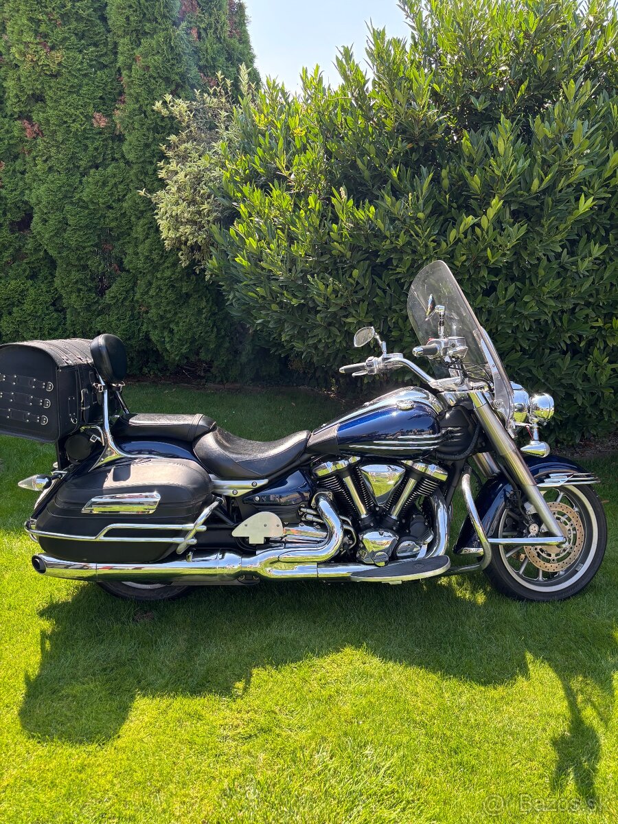 Yamaha XV1900A