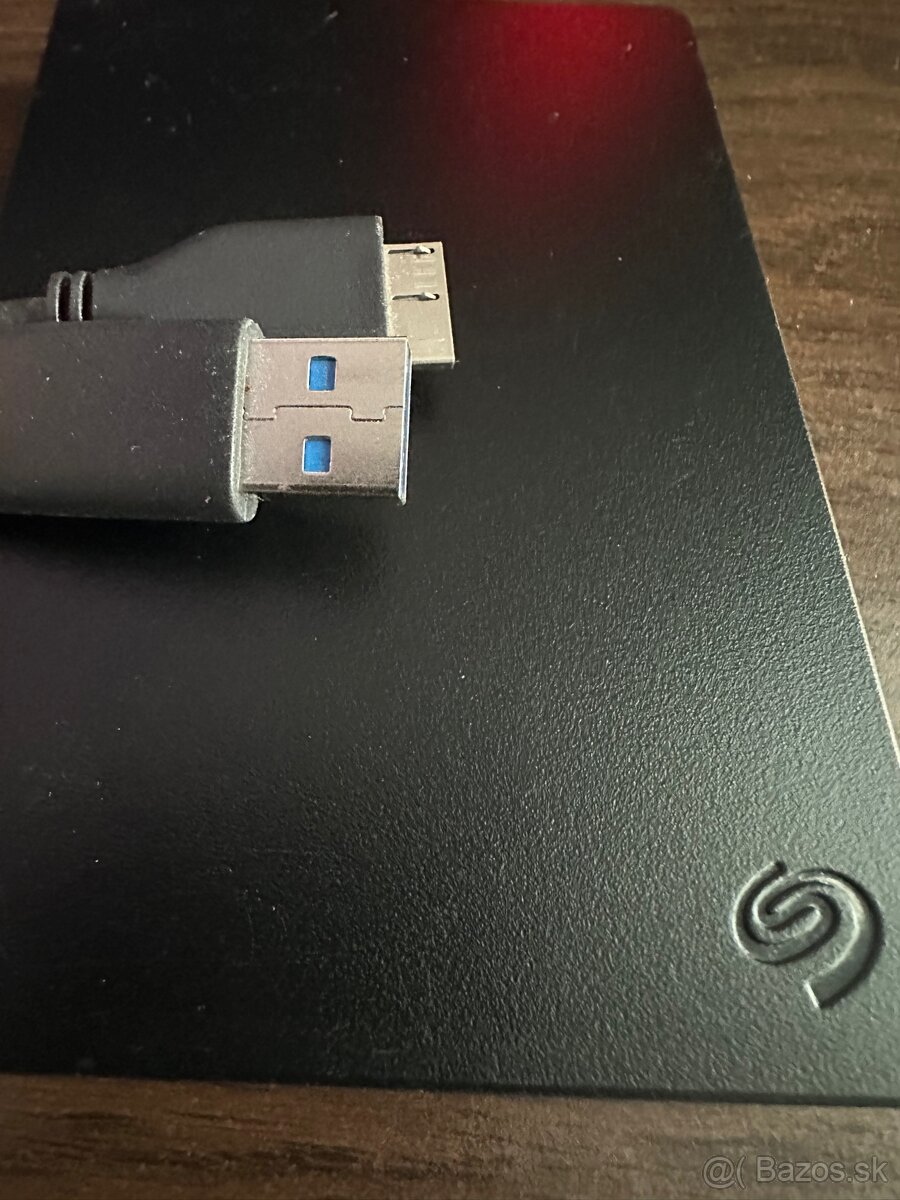 Predam Seagate maly prenosny disk 2TB