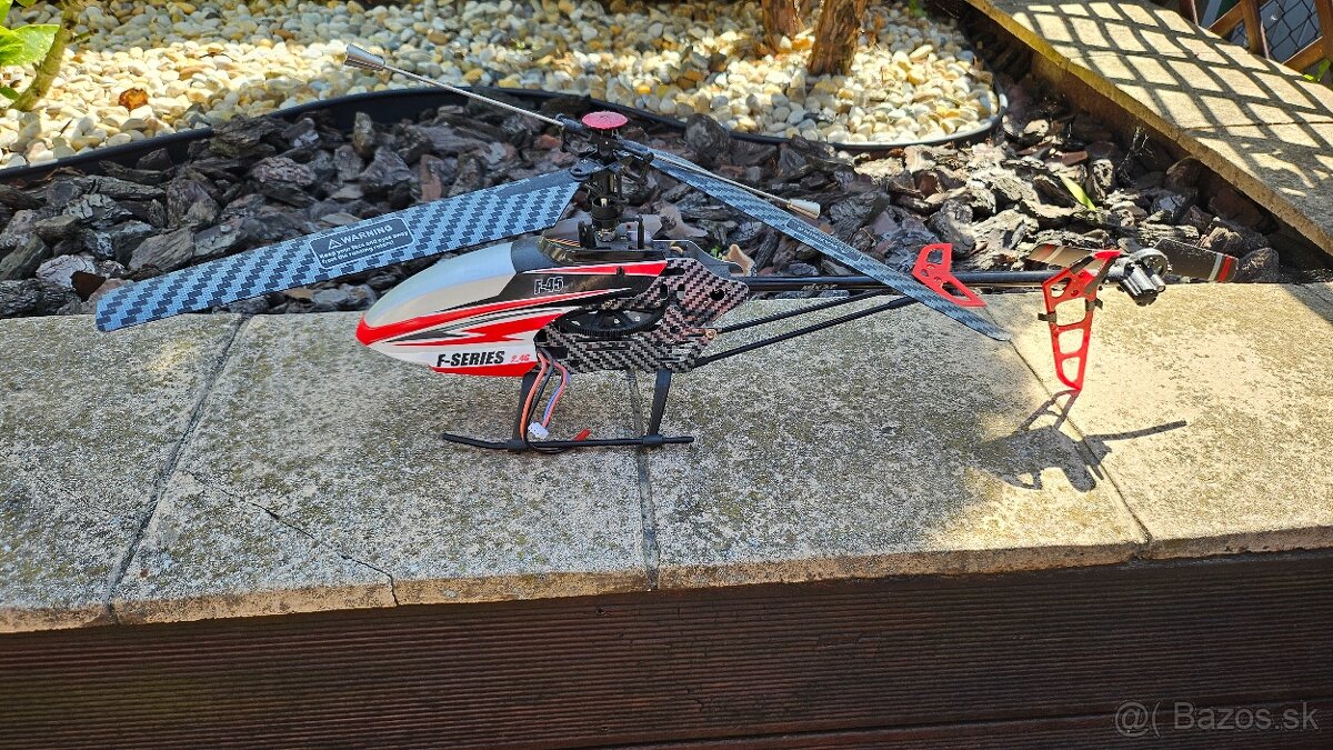 RC vrtulník MJX F-45 červený