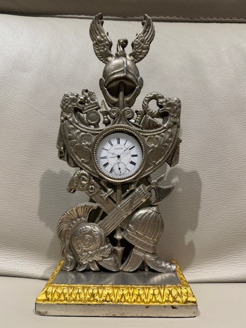 stojanček na vreckové hodiny