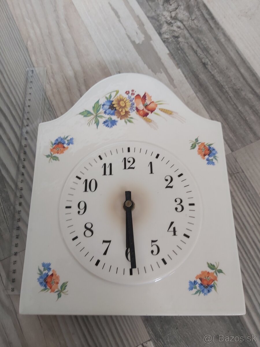 Porcelánové nástenné hodiny