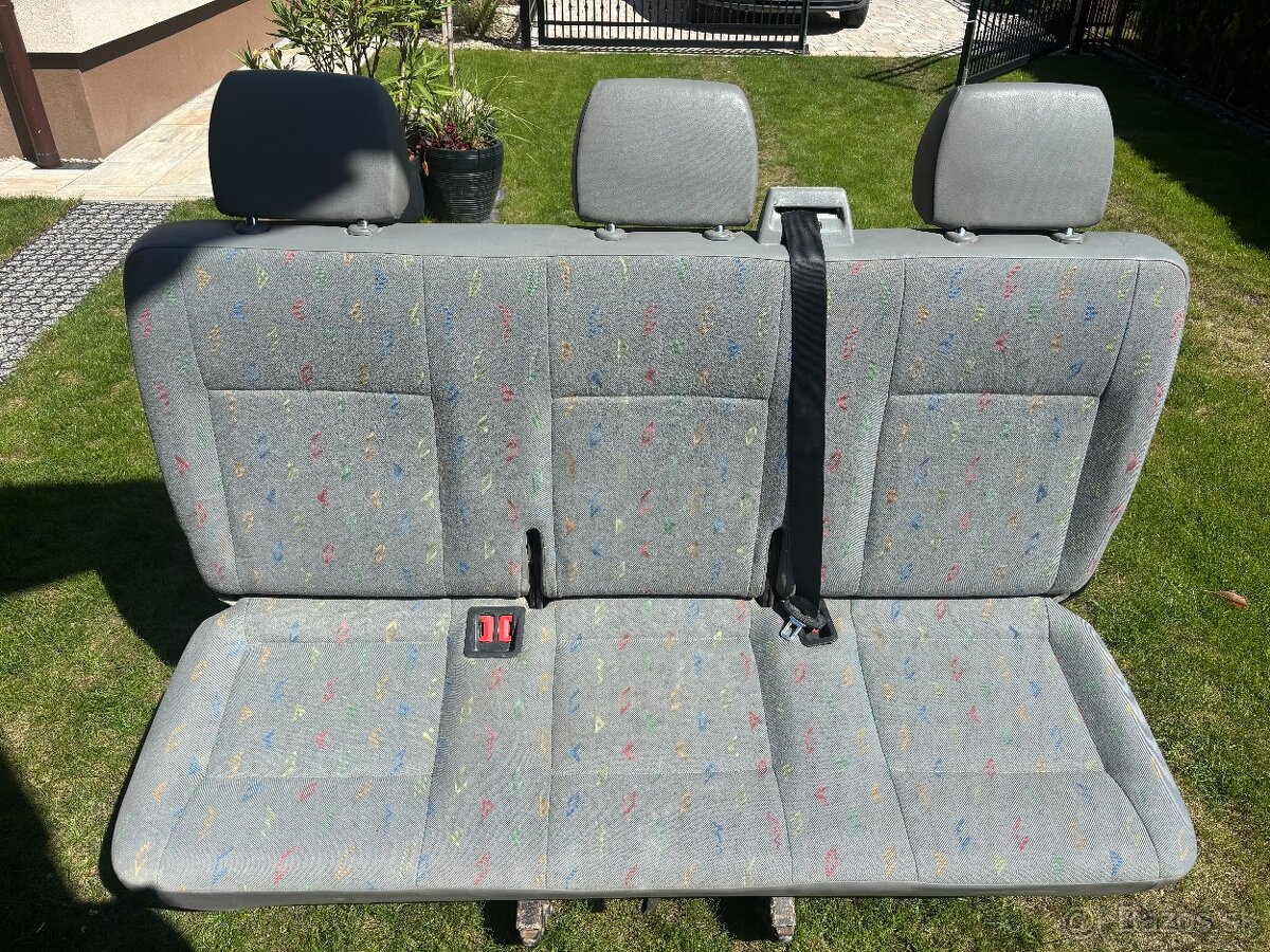 VW T5 - trojsedačka