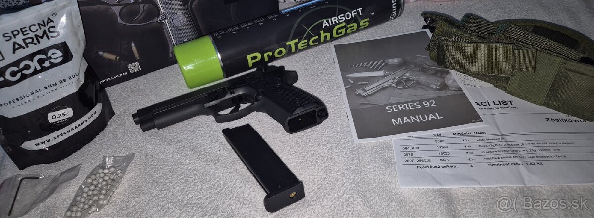 Airsoftová pištoľ M9 HW, plyn BlowBack - čierna
