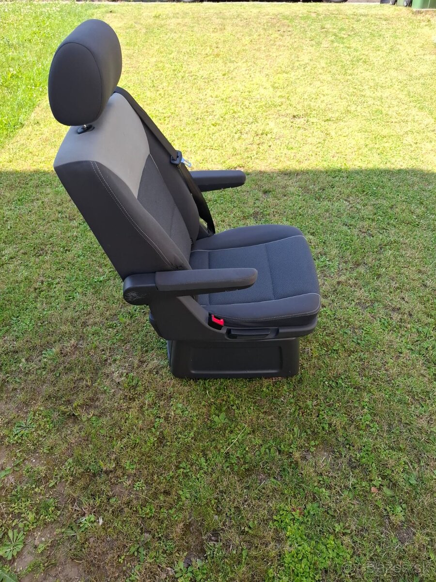 Sedačka VW T5 Multivan
