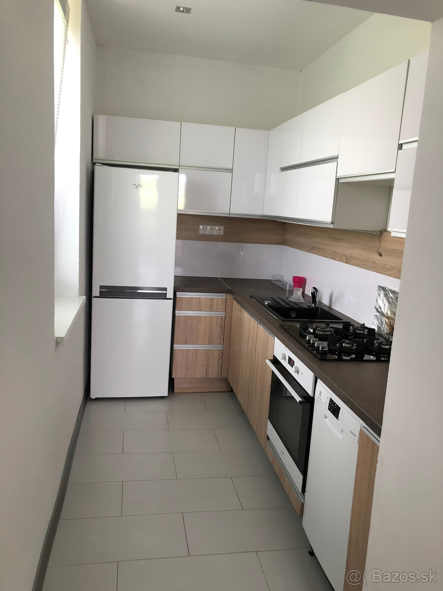 BOŠANY KRÁSNY MAXI 3IZB BYT 108M2