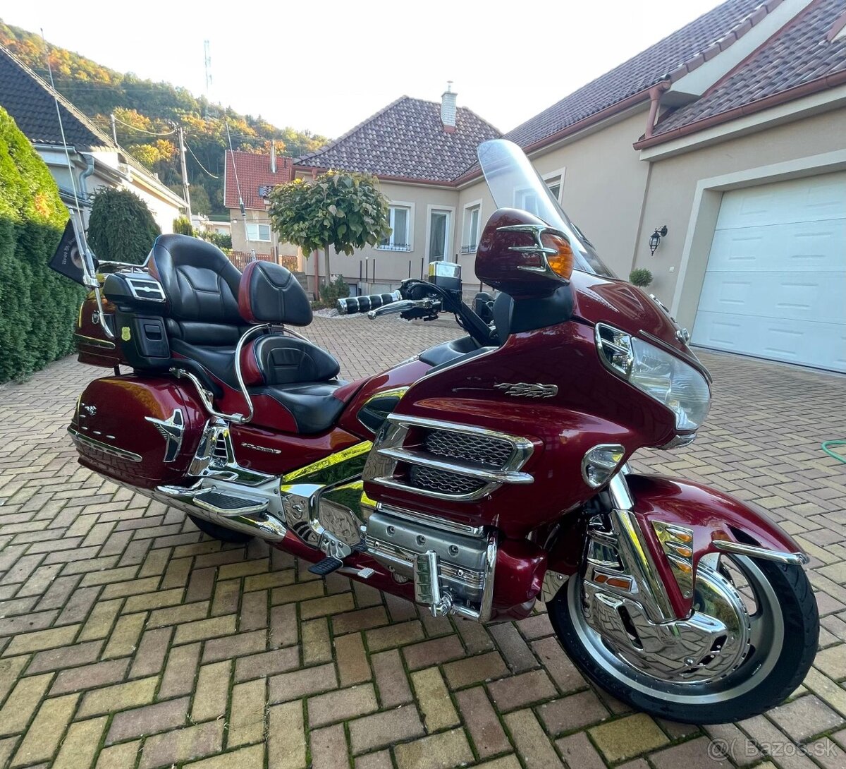 Honda Holding 1800