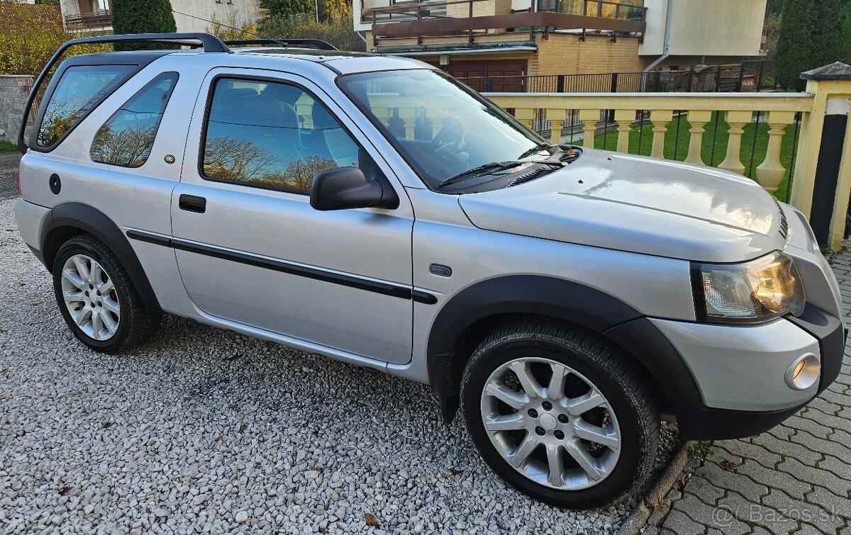 Land Rover Freelander 4x4 klima panorama zjazdový asistent