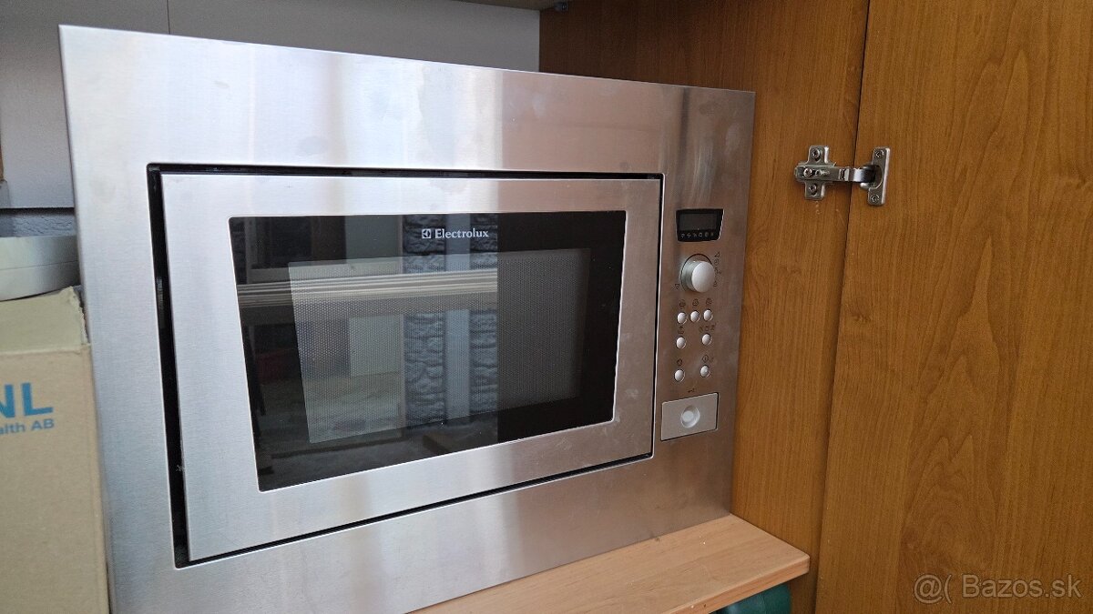 Mikrovlna rúra Electrolux EMS 2685