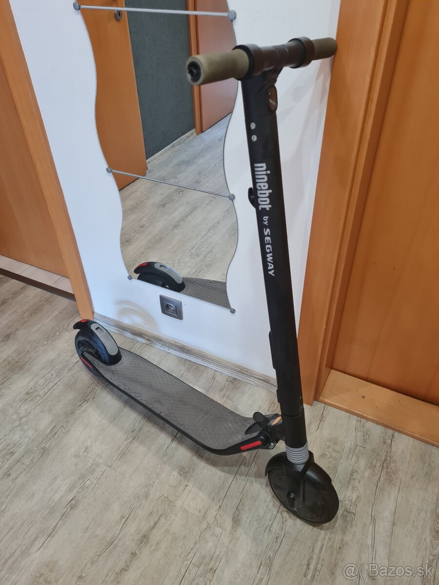 Elektricka kolobežka Ninebot Kickscooter ES
