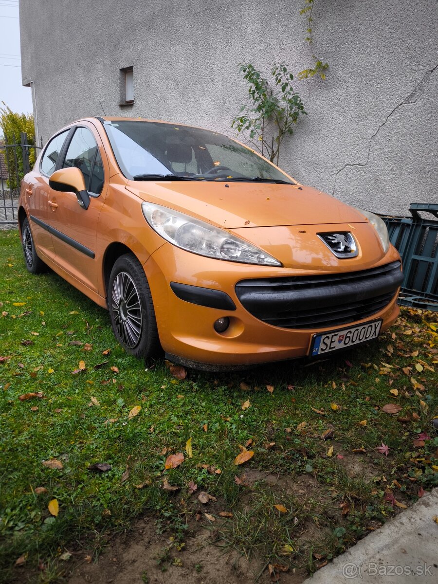 Predám Peugeot 207 5P benzín 1,4 65kw