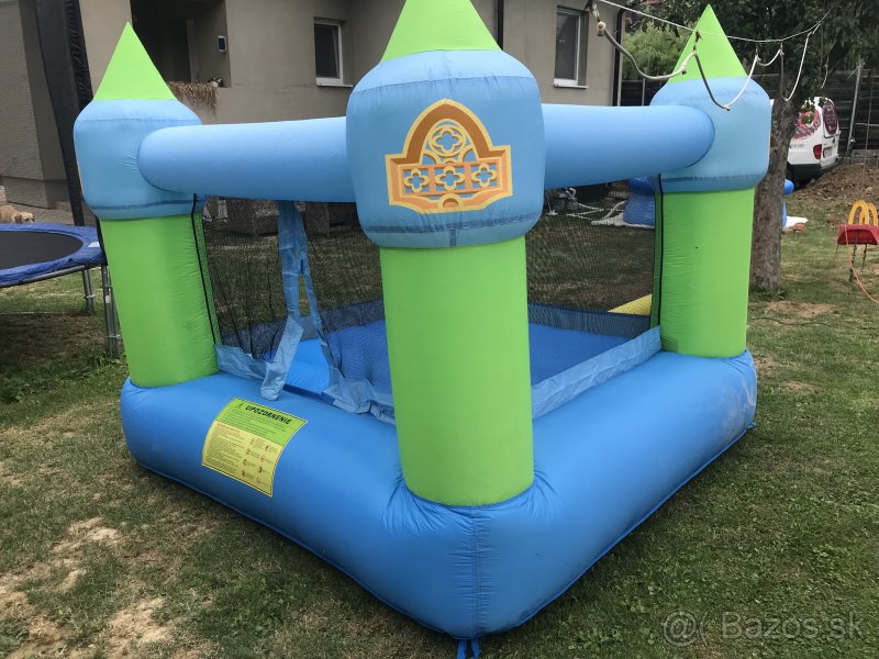 Prenájom nafukovacieho skákacieho hradu