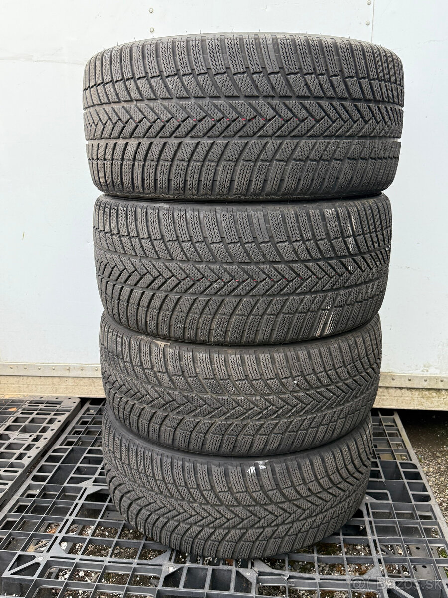 PREDÁM 4 kusy zimné pneumatiky BRIDGESTONE 275/35 R21 103V