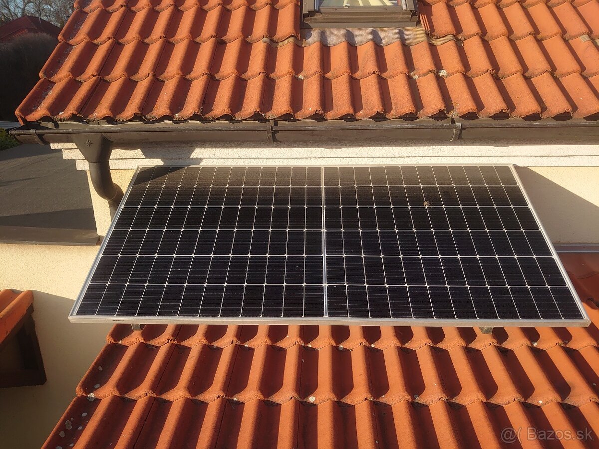 Predám fotovolaticky panel s konzolou a regulátorom