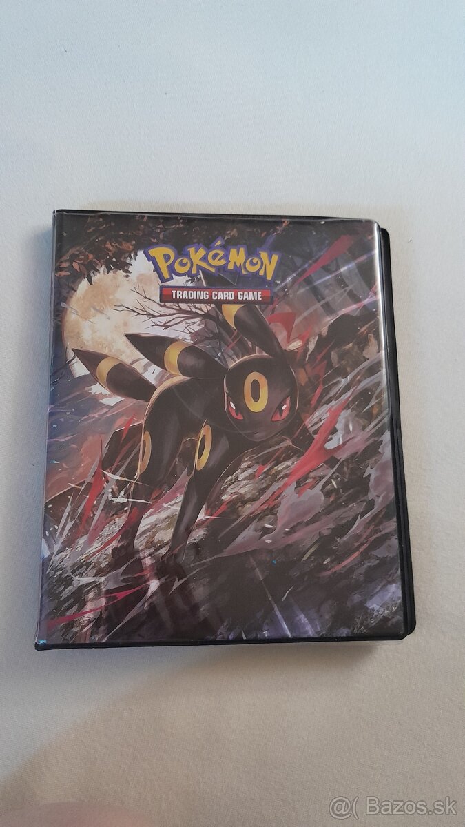 Pokémon album zos kartami