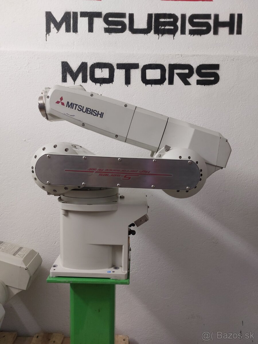 Sleva Prumyslový robot - MITSUBISHI ELECTRIC - 6osý