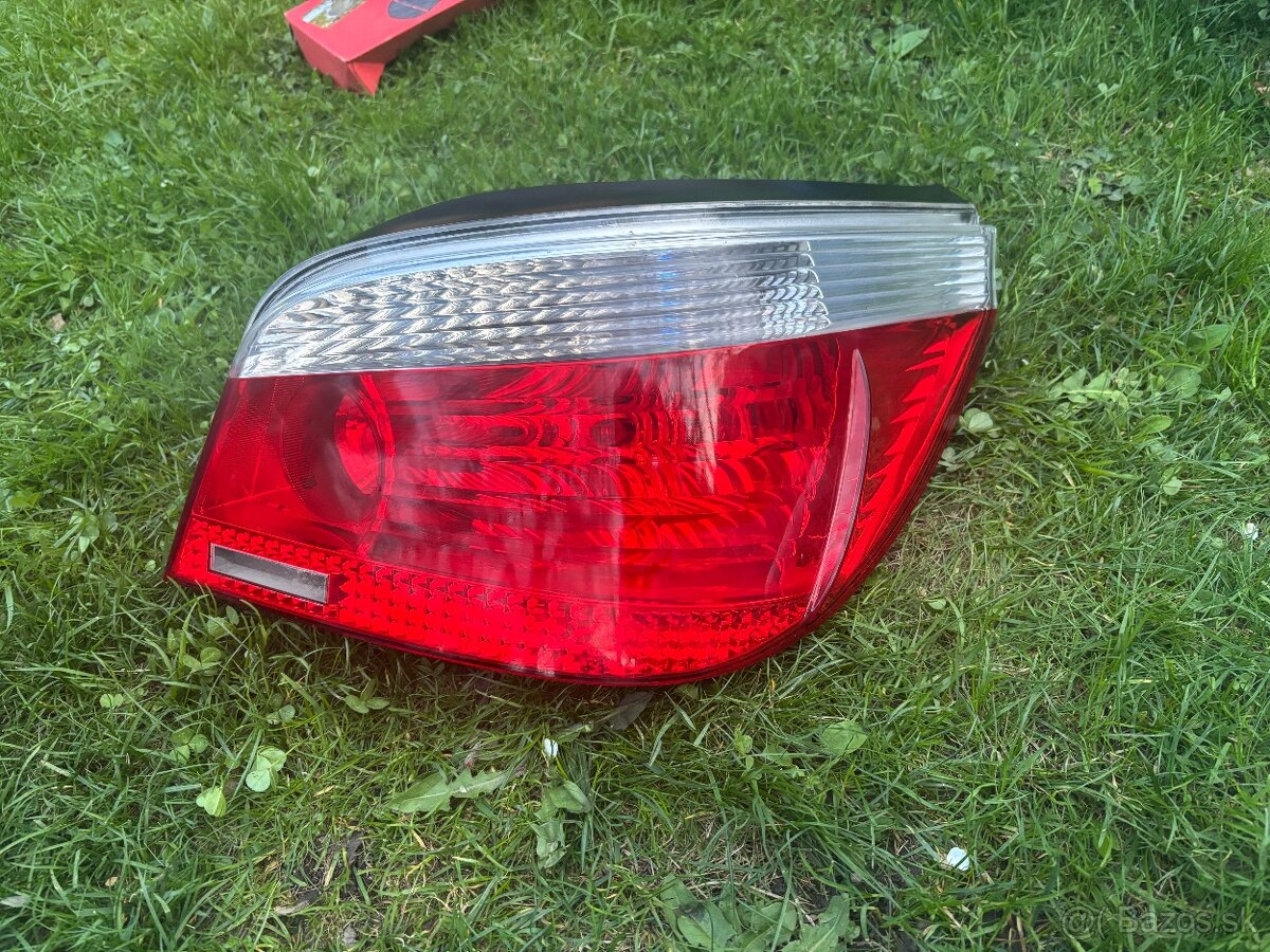 Predám zadné pravé svetlo BMW e60
