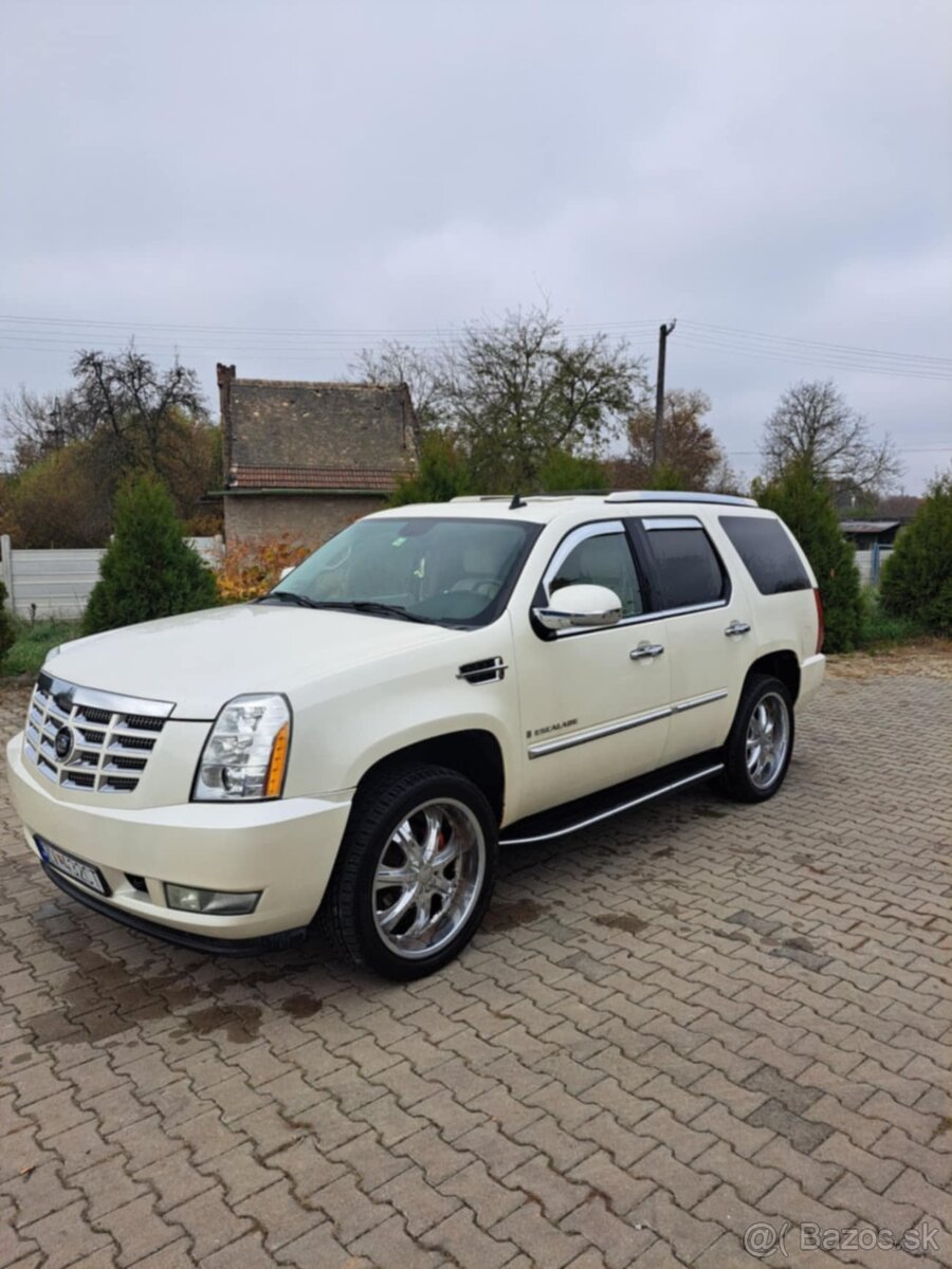 CADILLAC ESCALADE