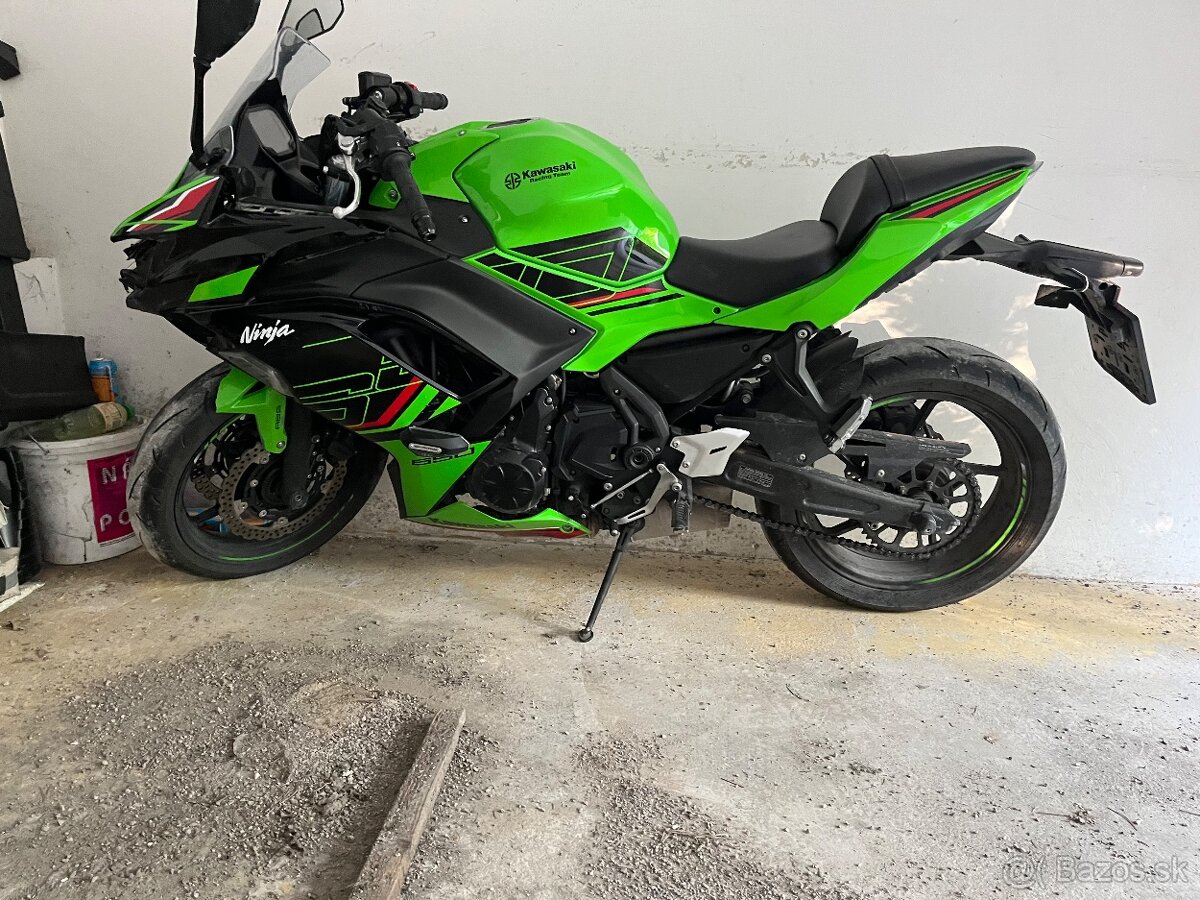 Búraná Kawasaki Ninja 650