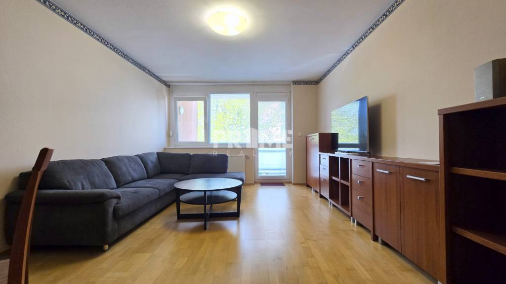Priestranný 2i byt s loggia, staršia novostavba pri Auparku,