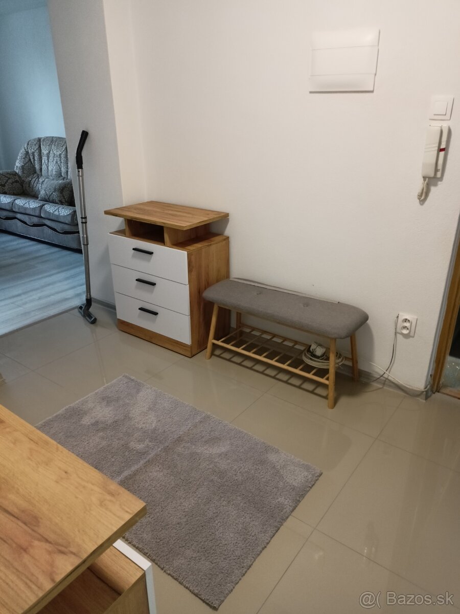 Predaj pekný 2 -izbový byt, s vlastným parkovaním