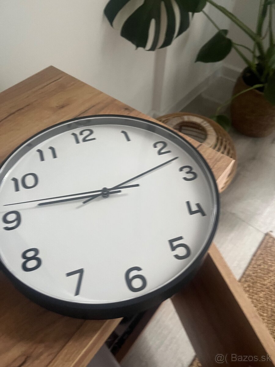 Ikea Pluttis-Nástenné hodiny, čierna, 28 cm