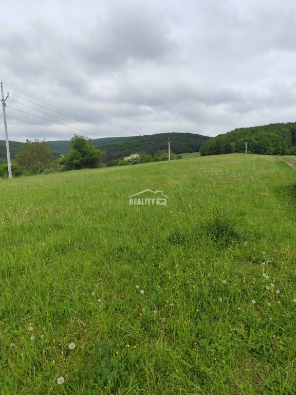 Ponúkame Vám na predaj pozemky - pre rodinné domy Nemšová- T