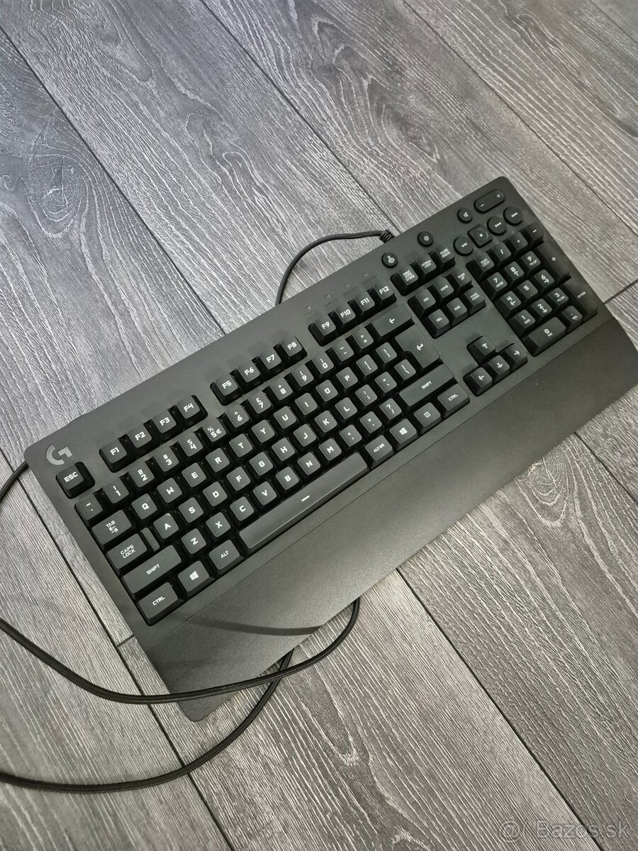 Klavesnica logitech g213
