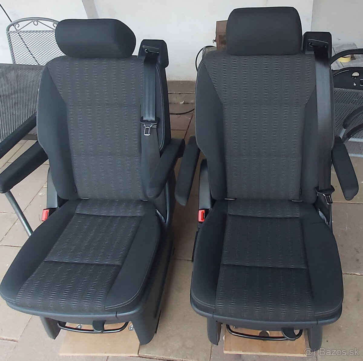 Sedadla druhé rady Multivan T5, T6