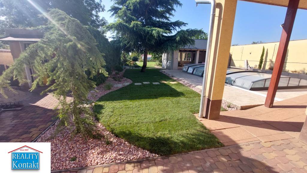 Rodinný dom NA PREDAJ Bánov 4+1 + poz.4160m2 +Lux.BAZÉN s po