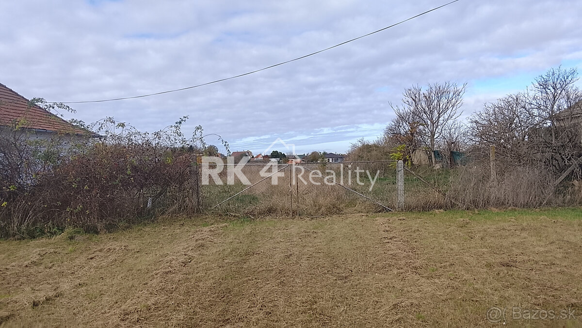 RK4 - NA PREDAJ - Stavebný pozemok v radovej zástavbe - Kr