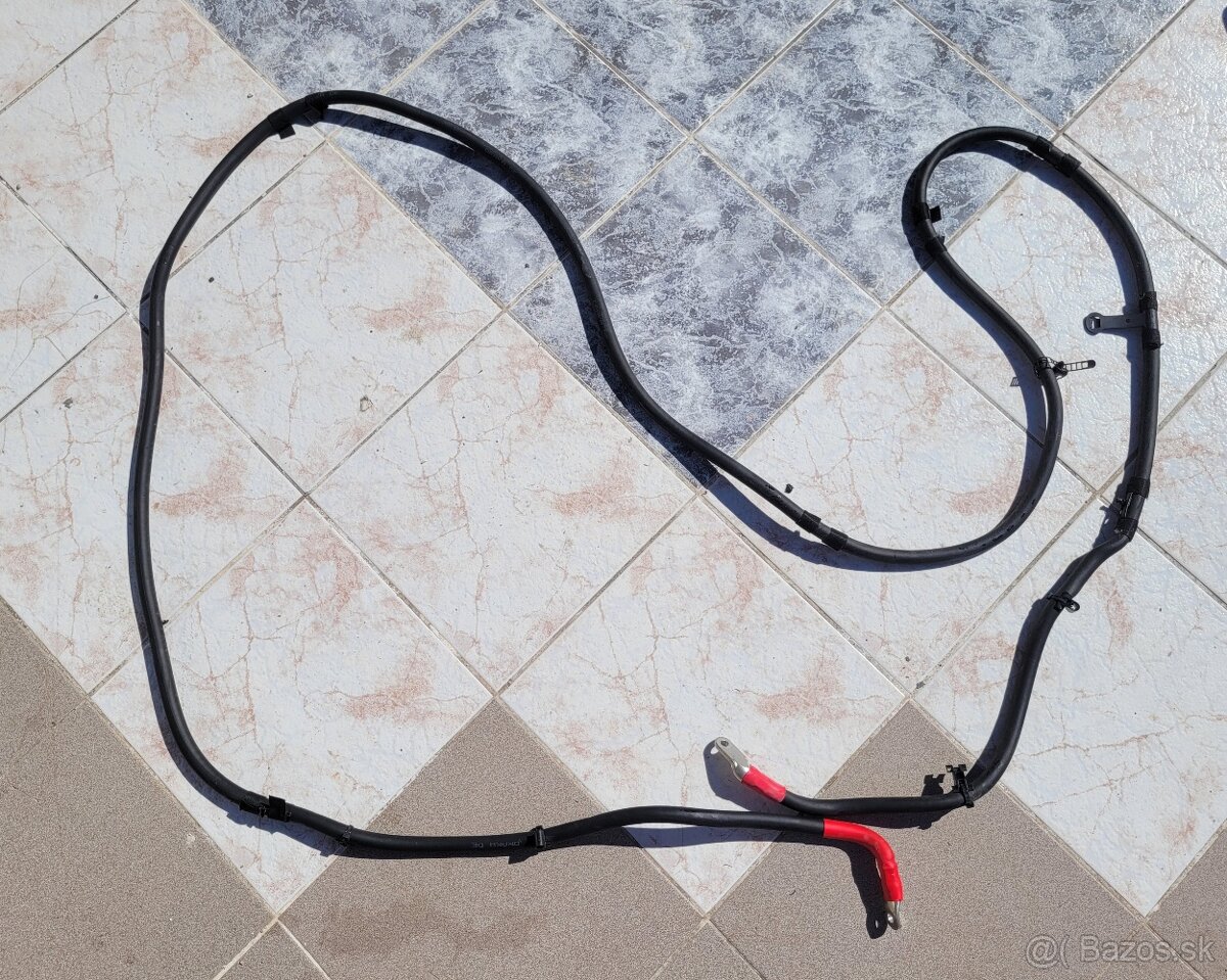 plusový kábel batérie audi a6 c6.