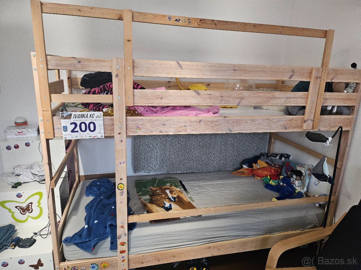 Poschodová posteľ
