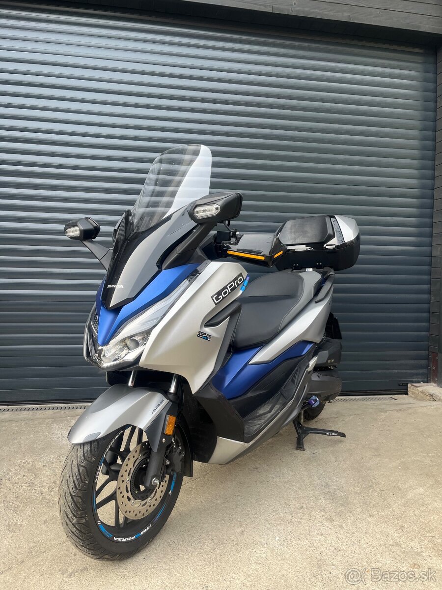 Predam skuter Honda Forza 125