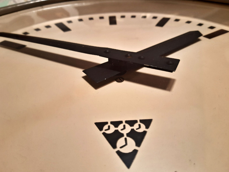 hodiny Pragotron PJ-30, rok 1958, funkční