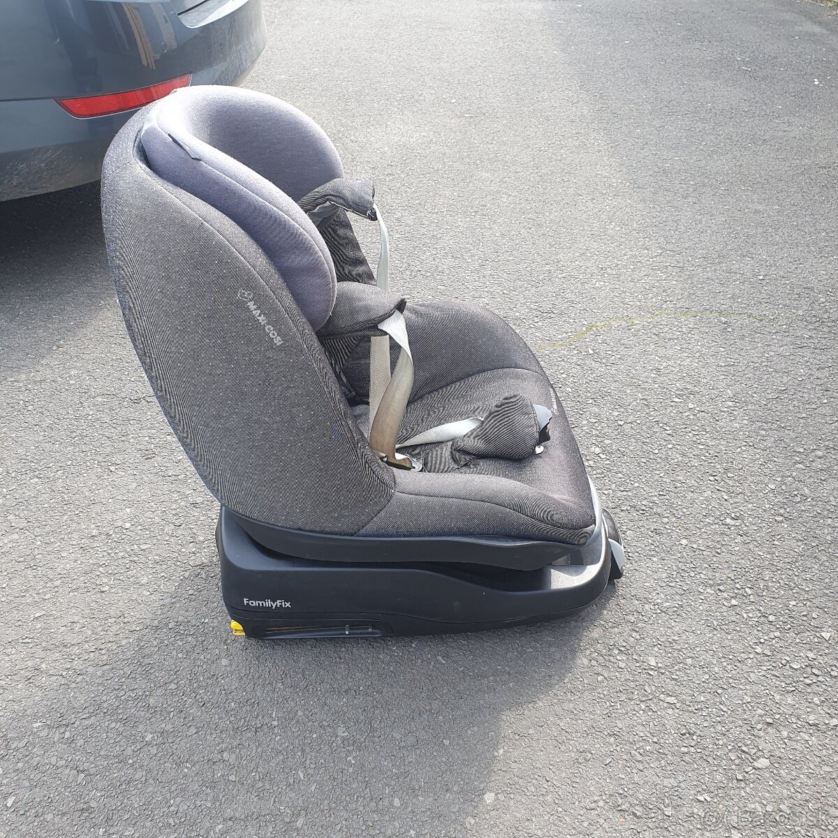 Predám detskú autosedačku Maxi Cosi aj s isofixom familyfix