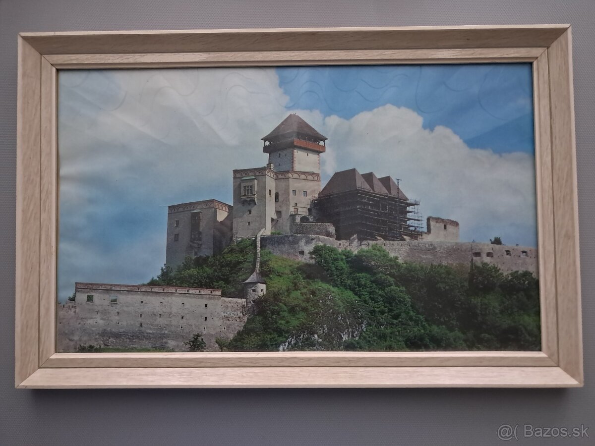 Predám pod sklom zarámovanú reprodukciu trenčianskeho hradu