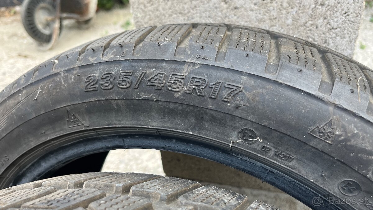 Pneu 235/45 R17 zimne