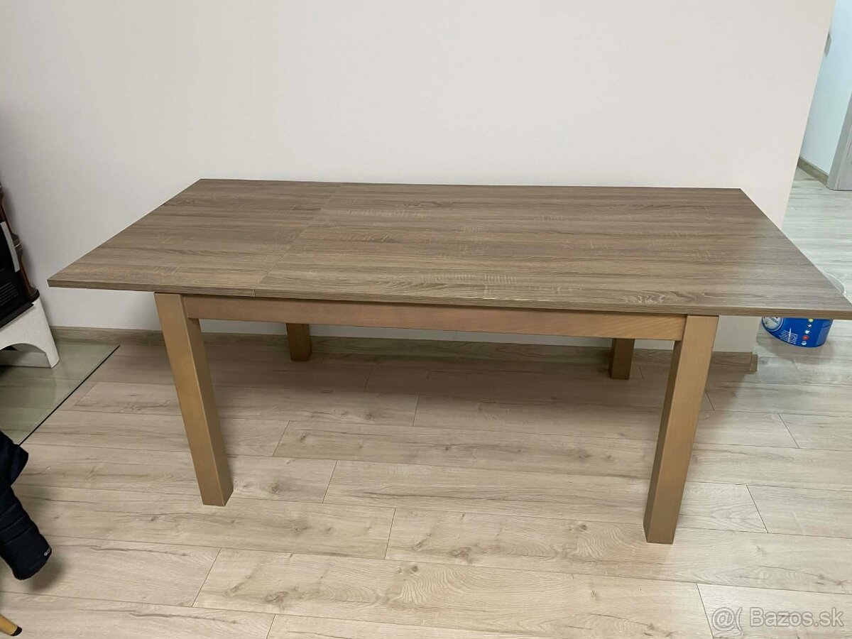 Predám jedálenský stôl