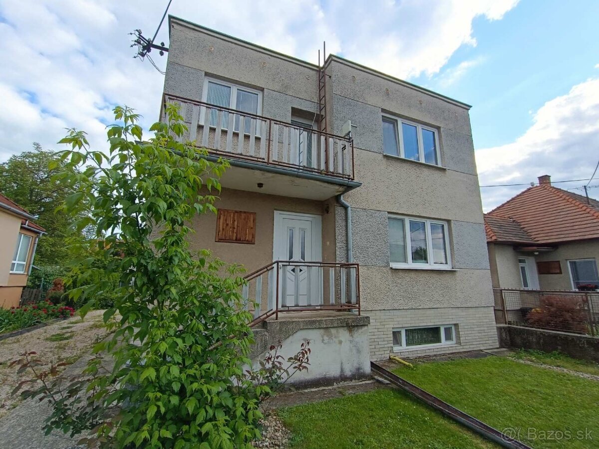 Priestranný podpivničený rodinný dom v Zlatých Moravciach