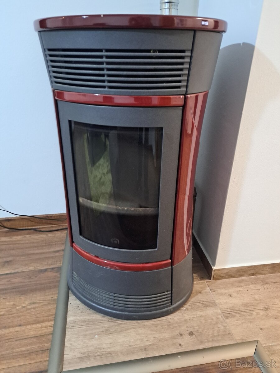 Krbové kachle Edilkamin Bijoux ,teplovodné na pelety