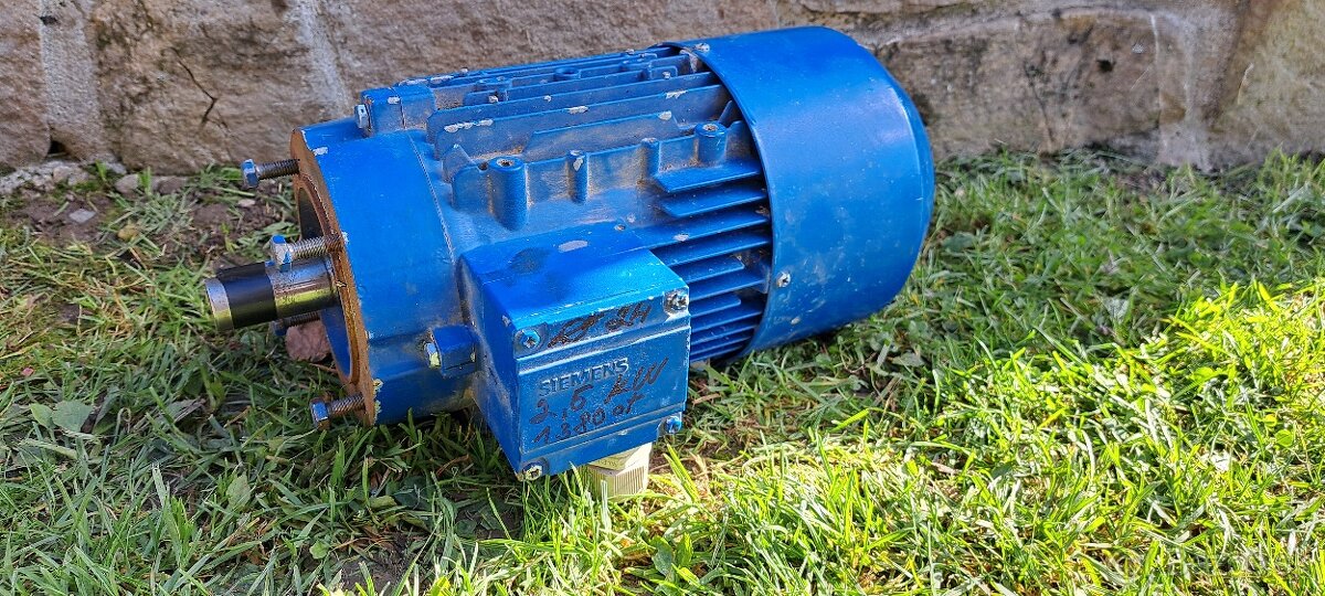 Predam prirubovy elektromotor Siemens 2,5 kw, 1380 ot