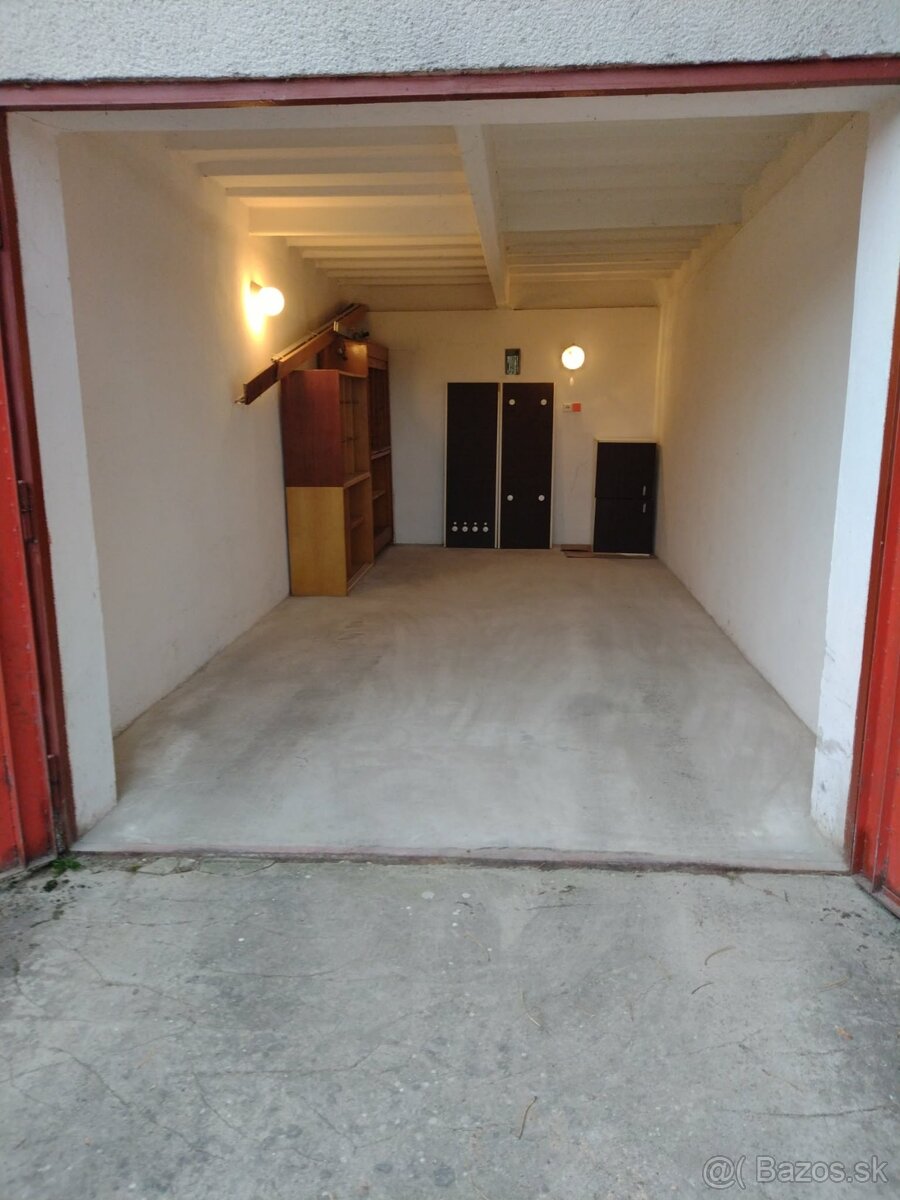 Predám garáž v Trenčíne na Sihoti