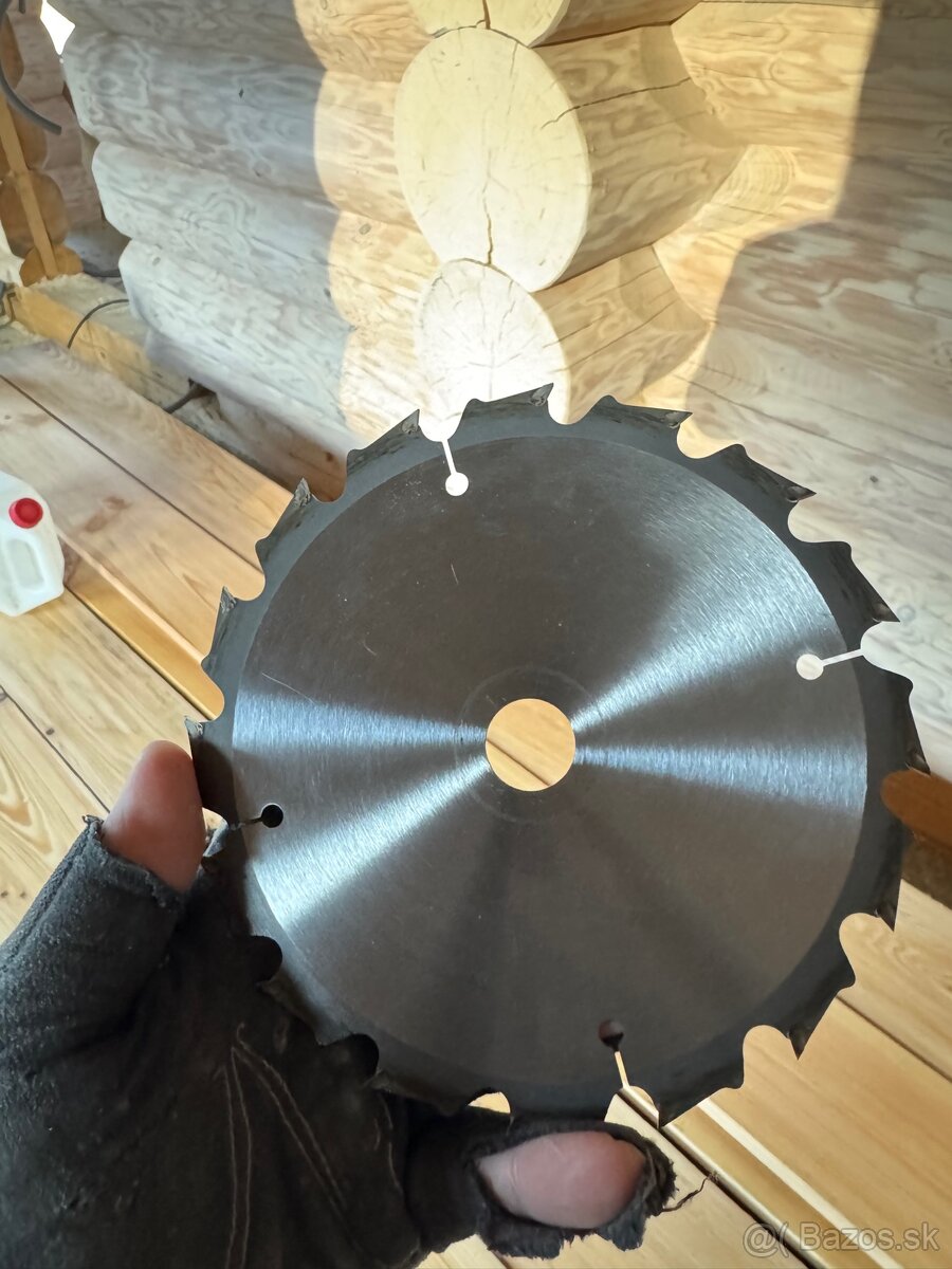 MAKITA kotúč pílový drevo SPECIALIZED 165x2x20 mm 16 zubov