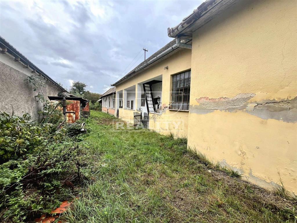 Exkluzívne na predaj rodinný dom v Zlatých Moravciach,...
