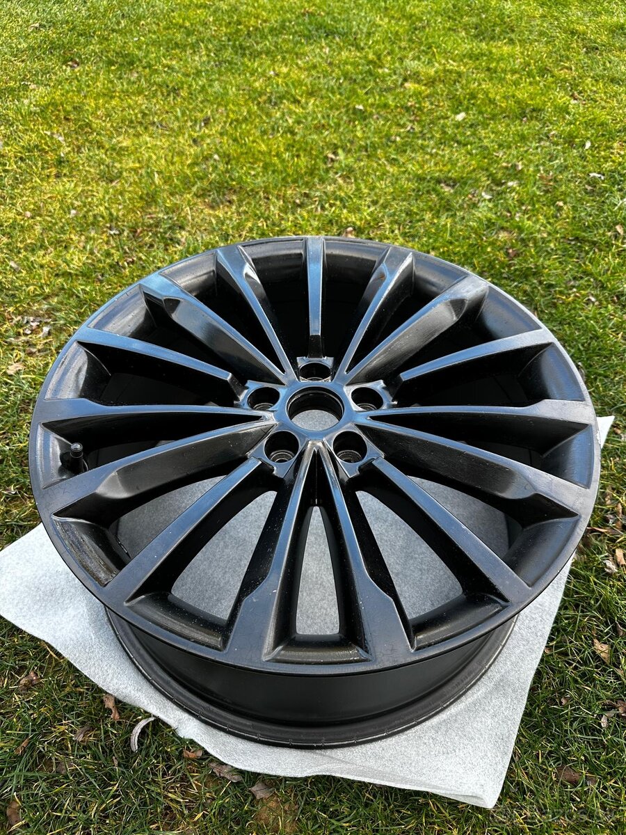 Elektróny Škoda Trinity R19 Superb III
