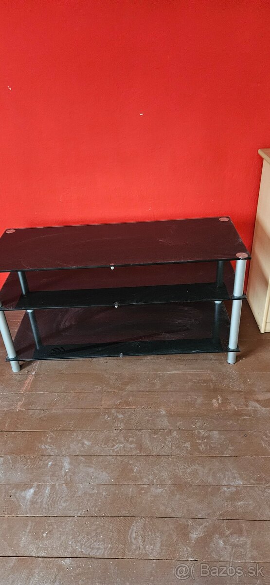 Predam sklenený stôl
