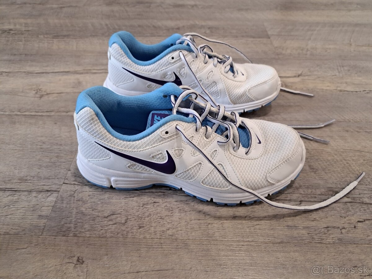 Detské tenisky NIKE.