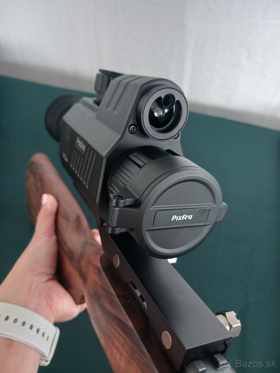 Pixfra Chiron C450 LRF Termovízny zameriavač