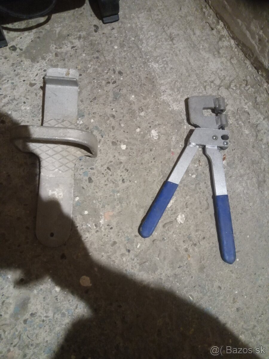 Perforovacie kliešte rigips